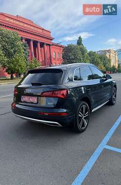 Внедорожник / Кроссовер Audi Q5 2018 в 
