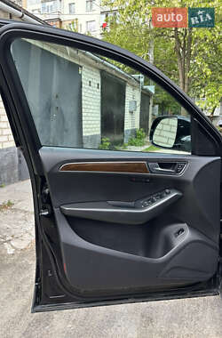 Внедорожник / Кроссовер Audi Q5 2010 в 