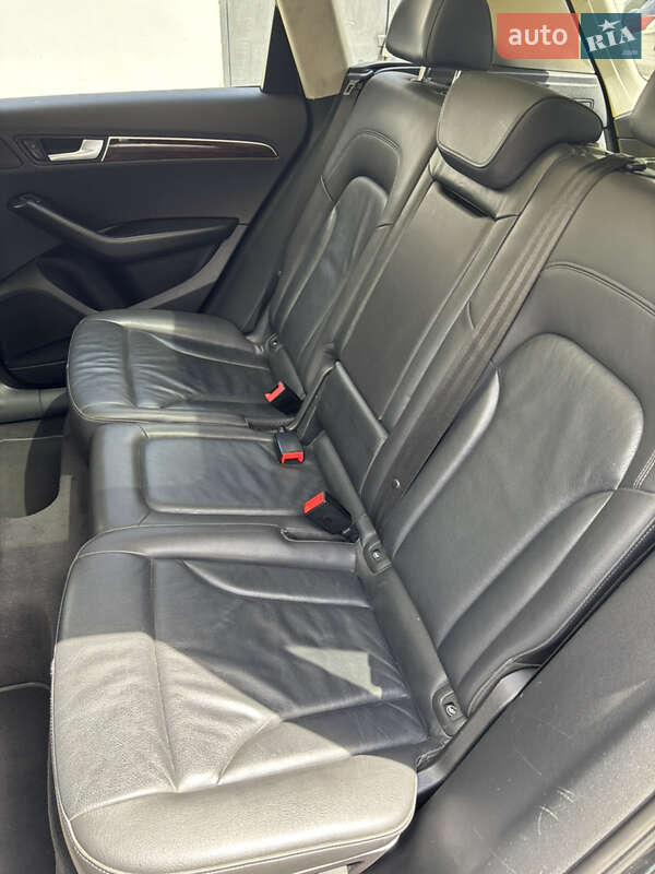Внедорожник / Кроссовер Audi Q5 2010 в Кропивницком