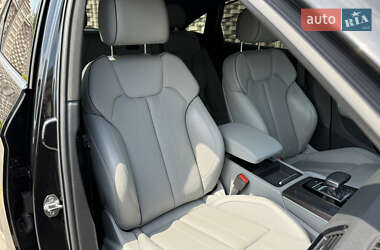 Внедорожник / Кроссовер Audi Q5 2022 в 