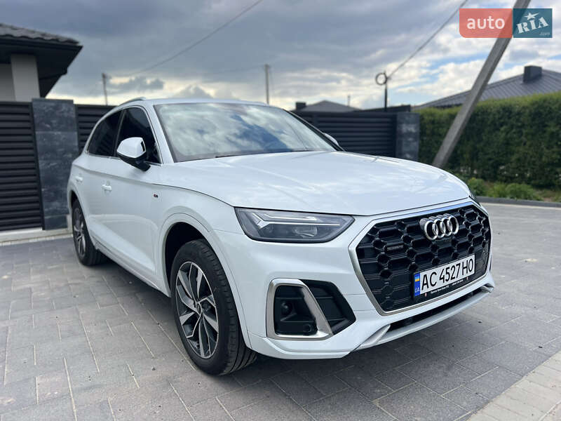 Внедорожник / Кроссовер Audi Q5 2022 в 