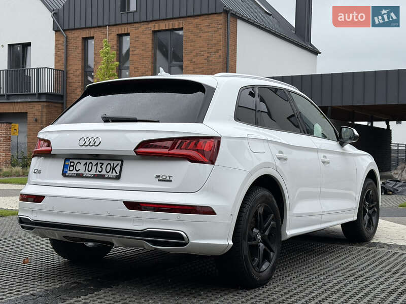 Позашляховик / Кросовер Audi Q5 2018 в Львові
