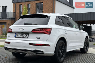 Позашляховик / Кросовер Audi Q5 2018 в 