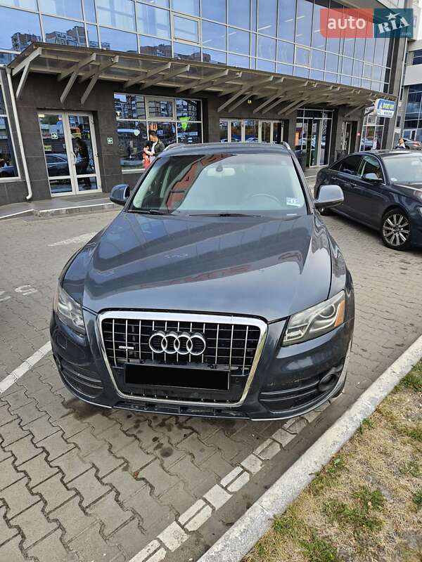 Внедорожник / Кроссовер Audi Q5 2010 в Киеве