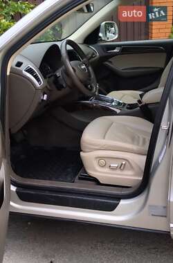 Внедорожник / Кроссовер Audi Q5 2015 в 