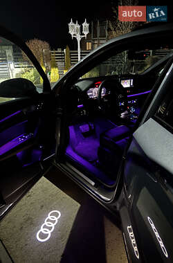 Внедорожник / Кроссовер Audi Q5 2018 в 
