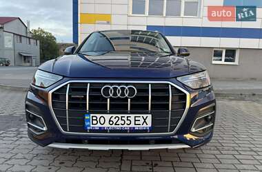 Внедорожник / Кроссовер Audi Q5 2021 в 