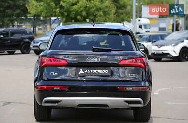 Внедорожник / Кроссовер Audi Q5 2018 в 