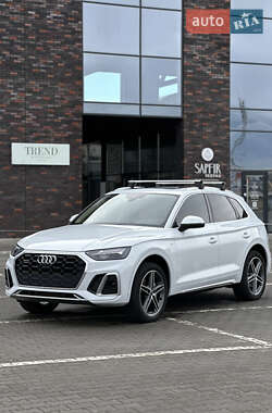 Позашляховик / Кросовер Audi Q5 2021 в Чернівцях