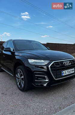 Внедорожник / Кроссовер Audi Q5 2021 в 