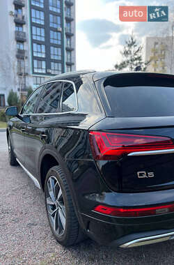 Внедорожник / Кроссовер Audi Q5 2021 в 
