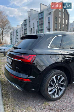 Внедорожник / Кроссовер Audi Q5 2021 в 