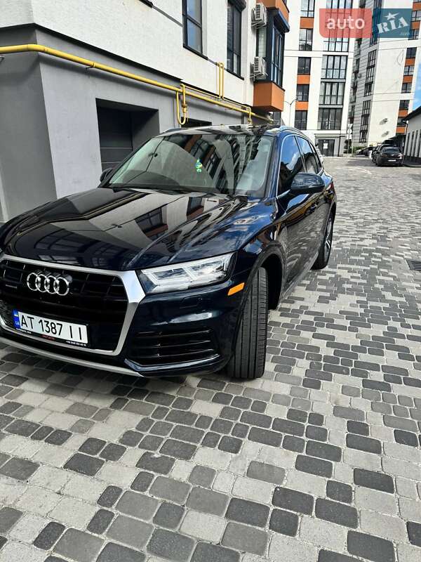 Внедорожник / Кроссовер Audi Q5 2017 в Ивано-Франковске