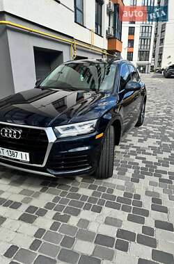 Внедорожник / Кроссовер Audi Q5 2017 в 
