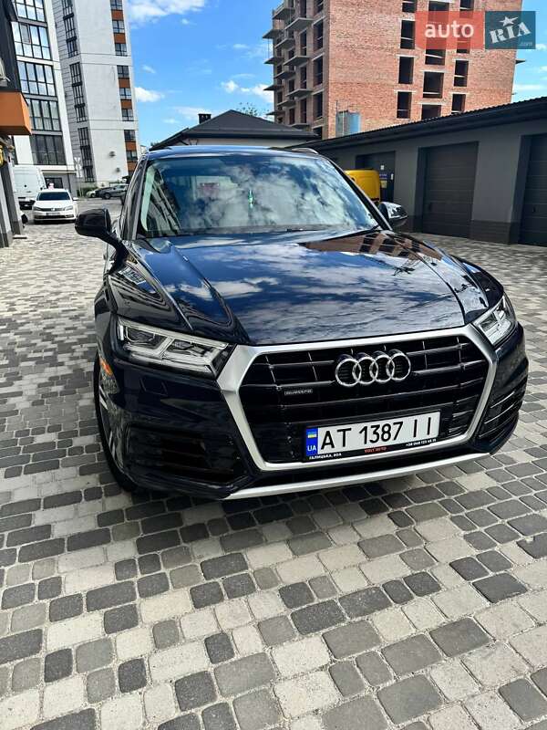 Внедорожник / Кроссовер Audi Q5 2017 в Ивано-Франковске