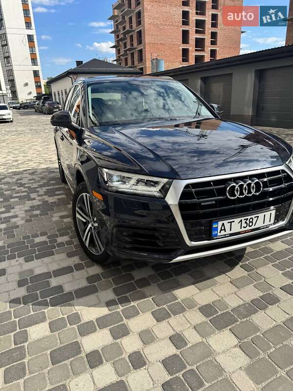 Внедорожник / Кроссовер Audi Q5 2017 в Ивано-Франковске
