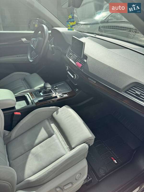 Внедорожник / Кроссовер Audi Q5 2017 в Ивано-Франковске