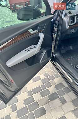 Внедорожник / Кроссовер Audi Q5 2017 в 