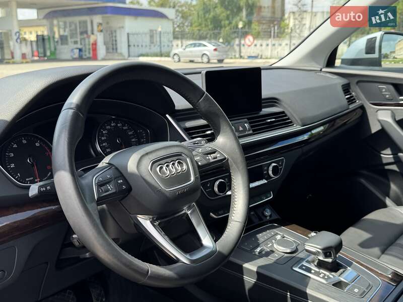 Внедорожник / Кроссовер Audi Q5 2019 в Киеве