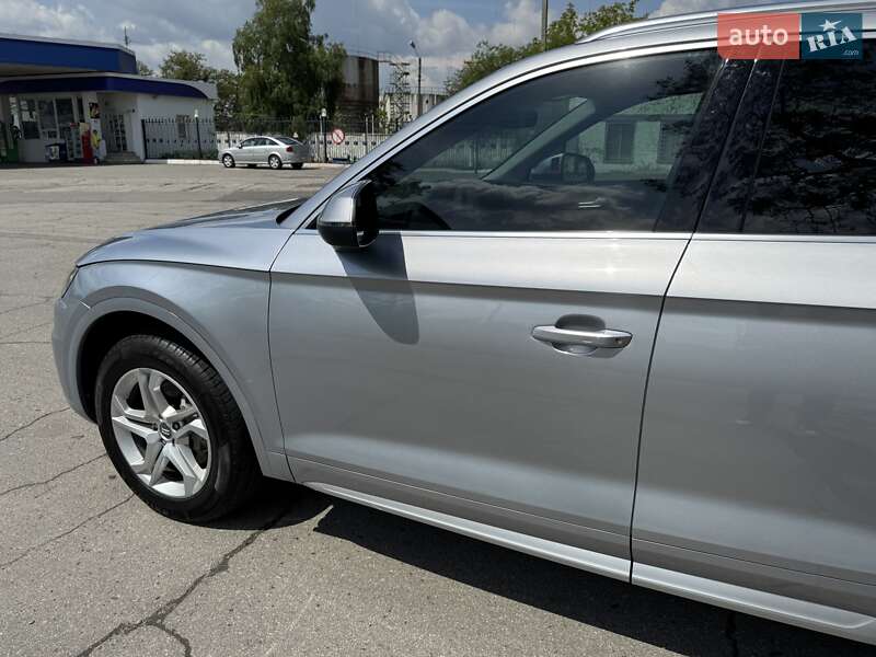 Внедорожник / Кроссовер Audi Q5 2019 в Киеве