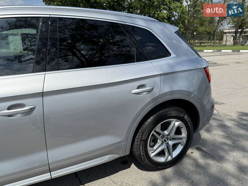 Внедорожник / Кроссовер Audi Q5 2019 в Киеве