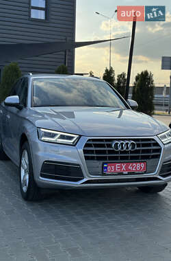 Позашляховик / Кросовер Audi Q5 2018 в 