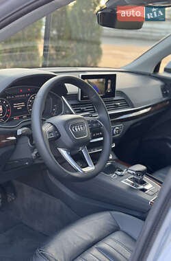 Позашляховик / Кросовер Audi Q5 2018 в 