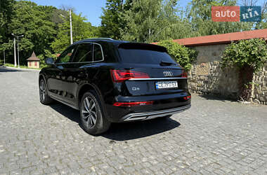 Позашляховик / Кросовер Audi Q5 2021 в 