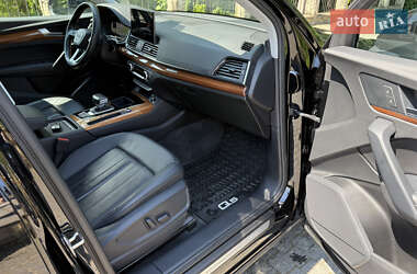 Позашляховик / Кросовер Audi Q5 2021 в 