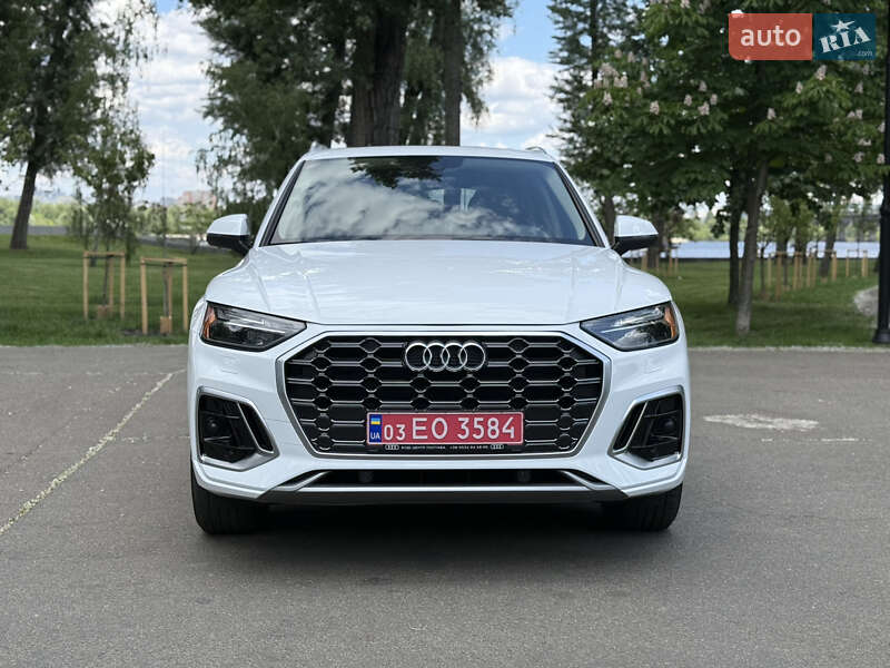 Внедорожник / Кроссовер Audi Q5 2021 в Киеве