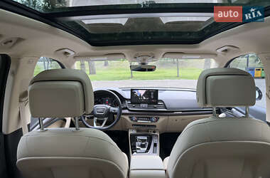 Внедорожник / Кроссовер Audi Q5 2021 в 