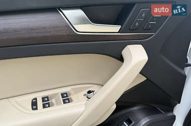 Внедорожник / Кроссовер Audi Q5 2021 в 