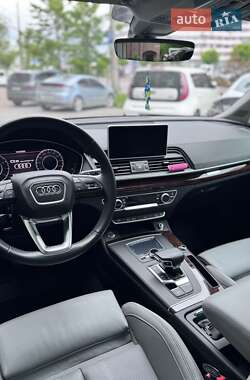 Внедорожник / Кроссовер Audi Q5 2017 в 