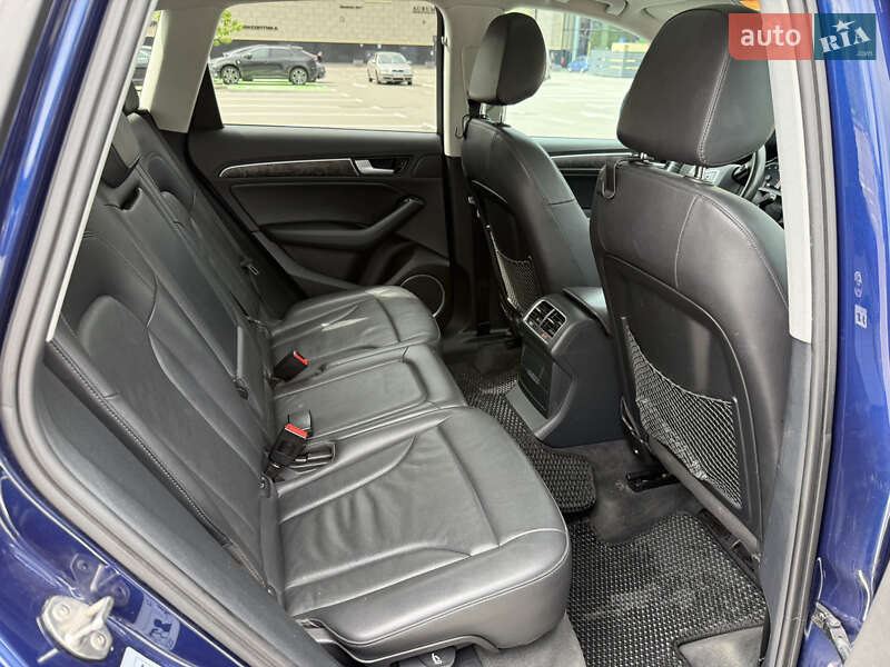 Внедорожник / Кроссовер Audi Q5 2012 в Киеве