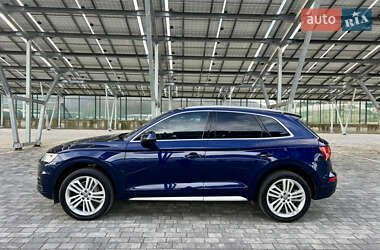 Внедорожник / Кроссовер Audi Q5 2018 в 