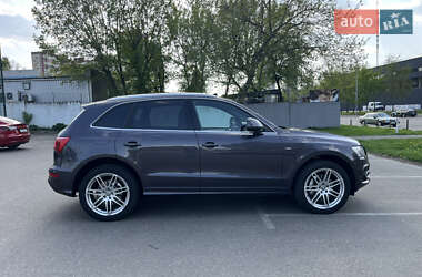Внедорожник / Кроссовер Audi Q5 2011 в 