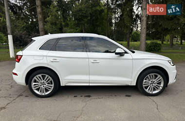 Внедорожник / Кроссовер Audi Q5 2017 в 