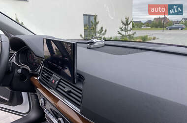 Внедорожник / Кроссовер Audi Q5 2021 в 