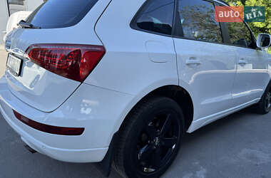 Внедорожник / Кроссовер Audi Q5 2010 в 