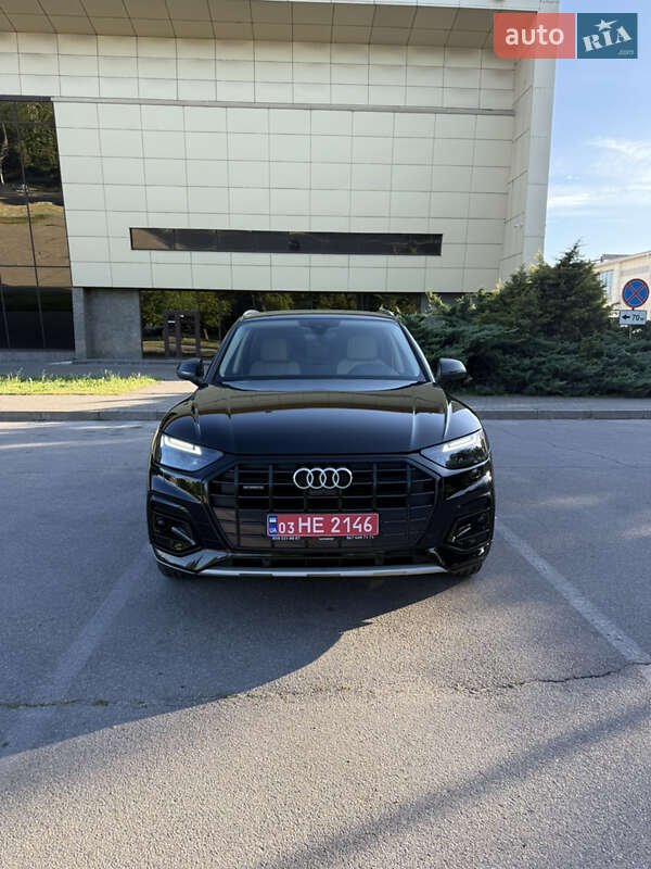 Внедорожник / Кроссовер Audi Q5 2023 в 