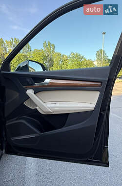 Внедорожник / Кроссовер Audi Q5 2023 в 