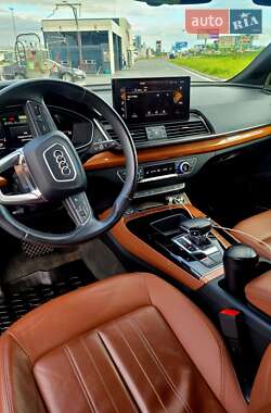 Позашляховик / Кросовер Audi Q5 2021 в 