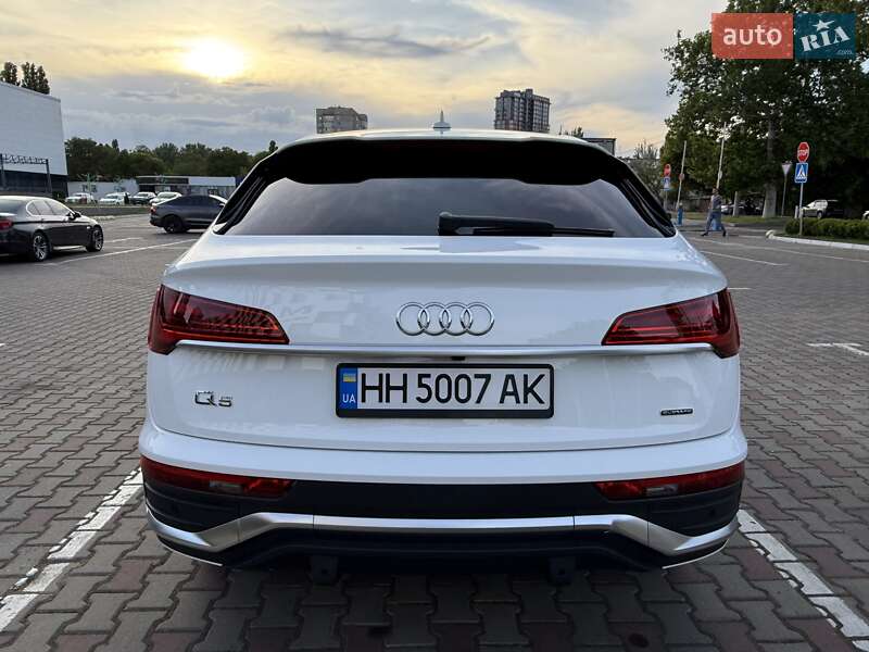 Внедорожник / Кроссовер Audi Q5 2022 в Одессе