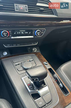 Позашляховик / Кросовер Audi Q5 2019 в 