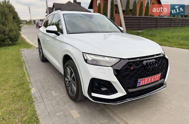 Позашляховик / Кросовер Audi Q5 2021 в 