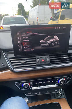 Позашляховик / Кросовер Audi Q5 2021 в 