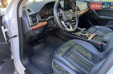 Позашляховик / Кросовер Audi Q5 2021 в 