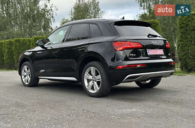 Позашляховик / Кросовер Audi Q5 2018 в 
