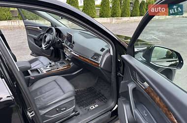 Позашляховик / Кросовер Audi Q5 2018 в 