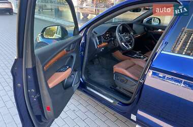 Позашляховик / Кросовер Audi Q5 2021 в 
